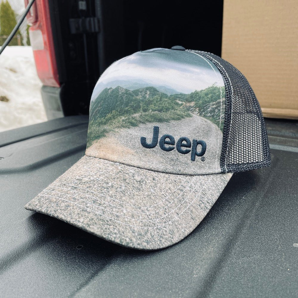 Jeep Trail Logo Trucker Hat - Structured Mesh Back Cap In Ladies/Youth Green Size