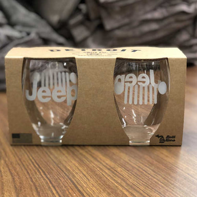 jeep wine glasses make a perfect gift for your 4-wheeling friends and any Jeep lover that loves to drink wine from a jeep glass stemless